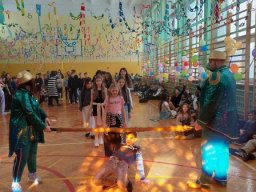 b_1024_768_0_00_images_2023_2024_WYDARZENIA_Choinka_419896272_840363364558280_1868507815124361034_n